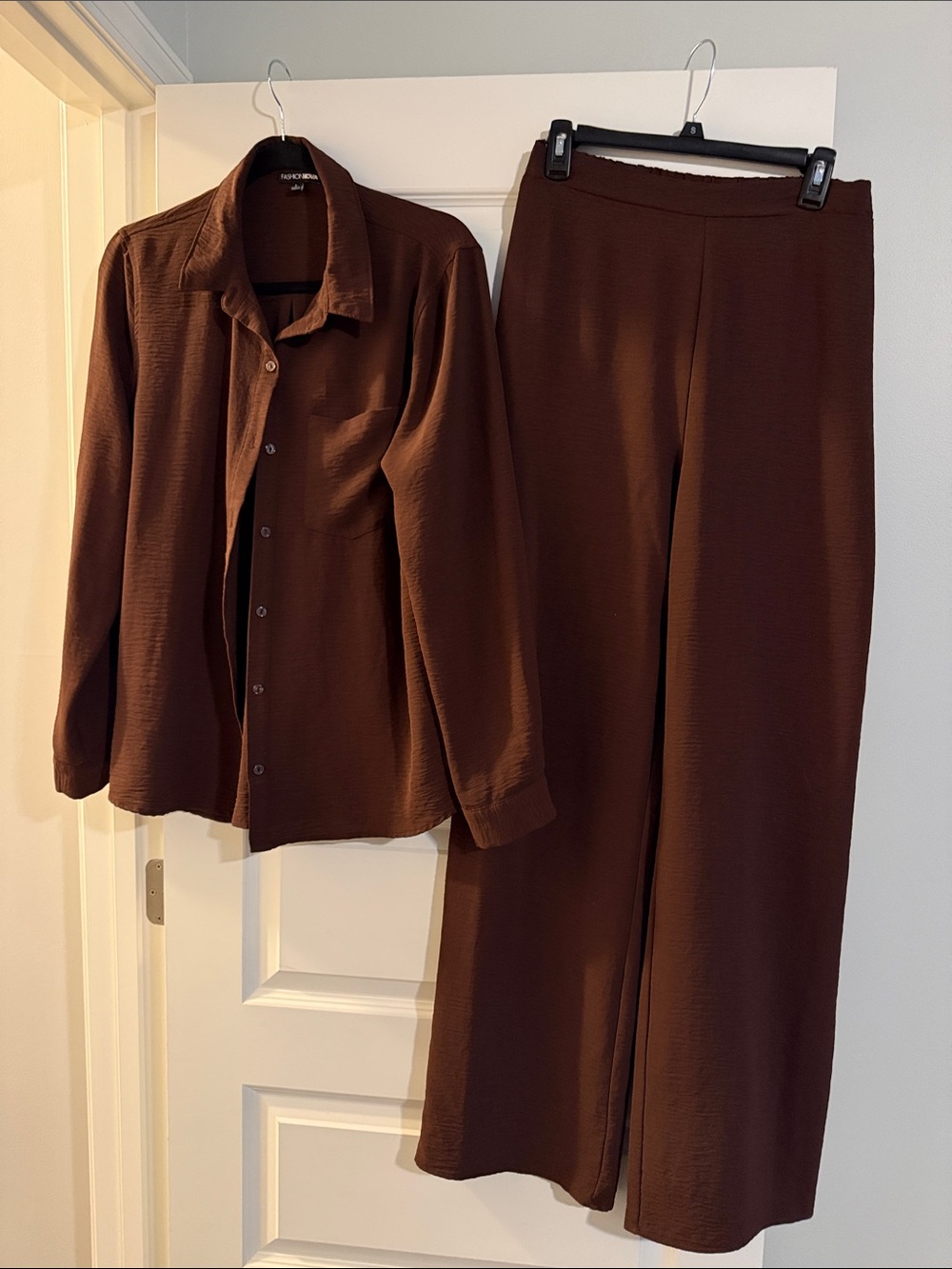 Fashion Nova Chocolate Brown Button-Up Long Sleeve Top - Picture 2 of 2